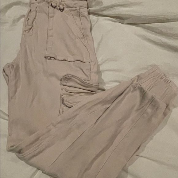 Windsor, Ivory/cream colored Cargo Joggers-size medium - Picture 3 of 4